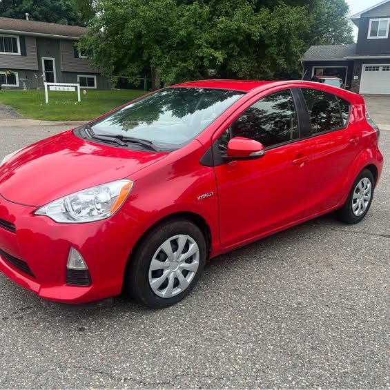 2014 Toyota Prius c L Hatchback 4D