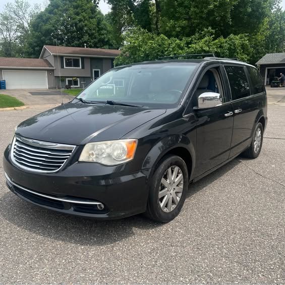 2011 Chrysler Town & Country Touring-L Minivan 4D