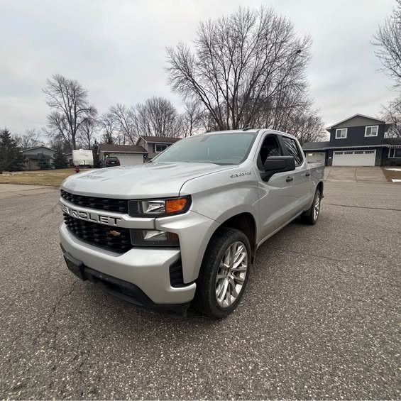 2020 Chevrolet Silverado 1500 Crew Cab Custom Pickup 4D 5 3/4 ft