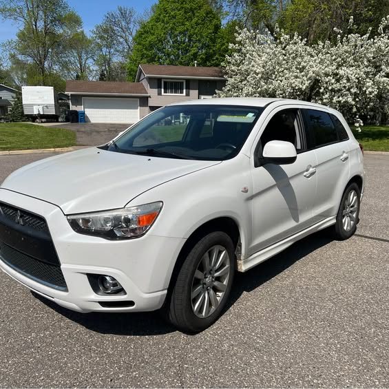 2011 Mitsubishi Outlander SE Sport Utility 4D