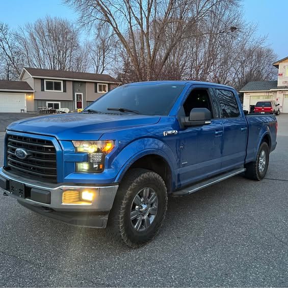 2015 Ford F150 SuperCrew Cab XLT Pickup 4D 5 1/2 ft